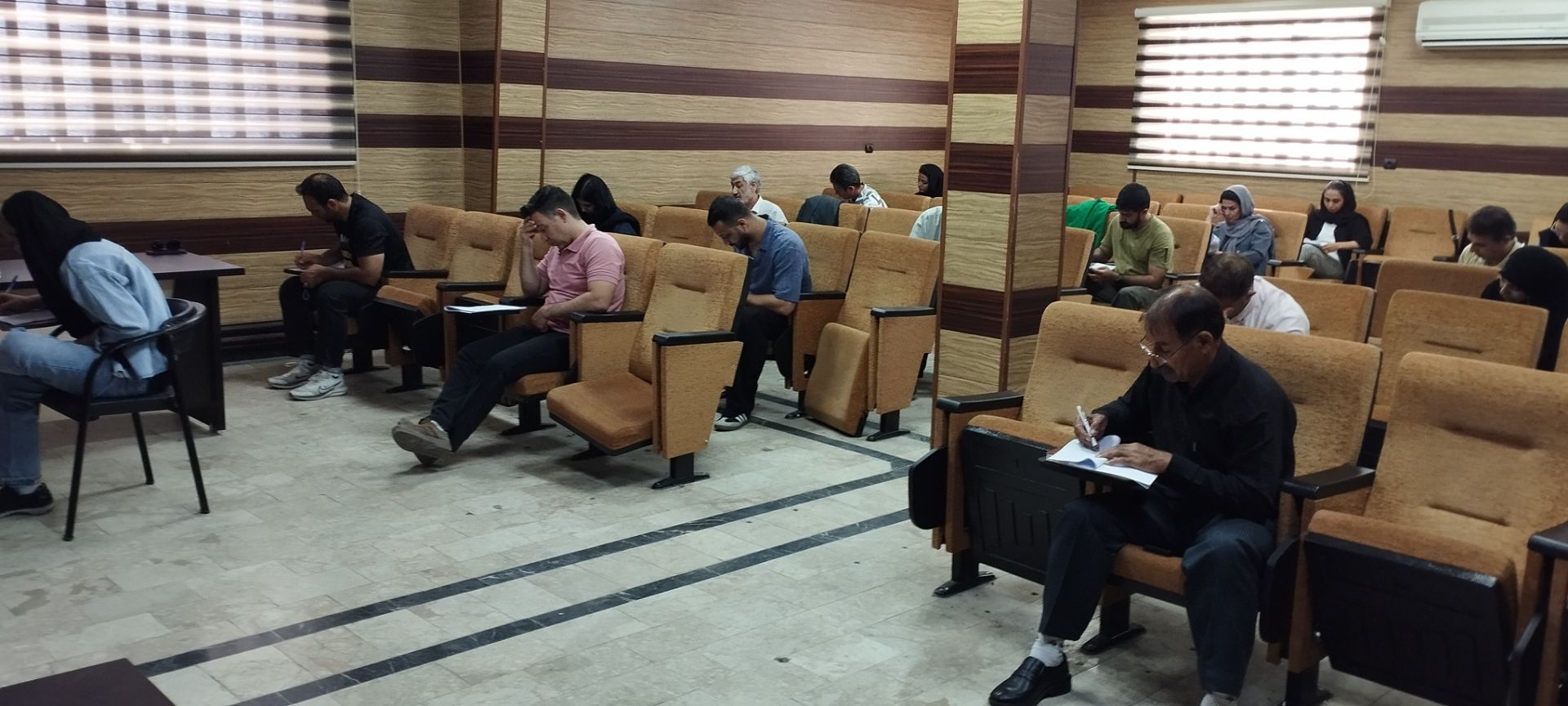 برگزاری دوره تئوری مربیگری درجه دو توسط هیئت انجمنهای ورزشهای رزمی استان کرمانشاه